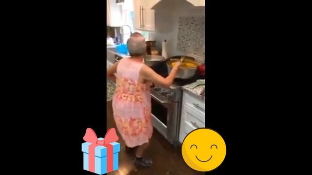 ДЕНЬ РОЖДЕНИЯ БАБУШКИ #VLOG 62 смотреть онлайн
