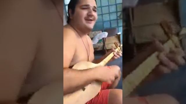 Сижу я на травке Грузин красавчик )) смотреть онлайн