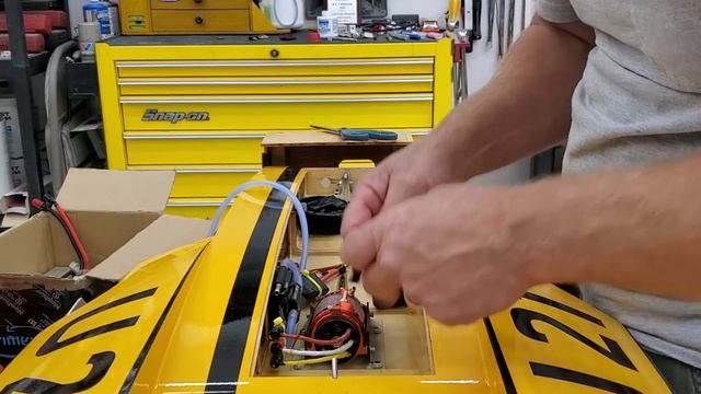 Electric RC Hydroplane Final Assembly and TESTING! | The Electro Eliminator смотреть онлайн