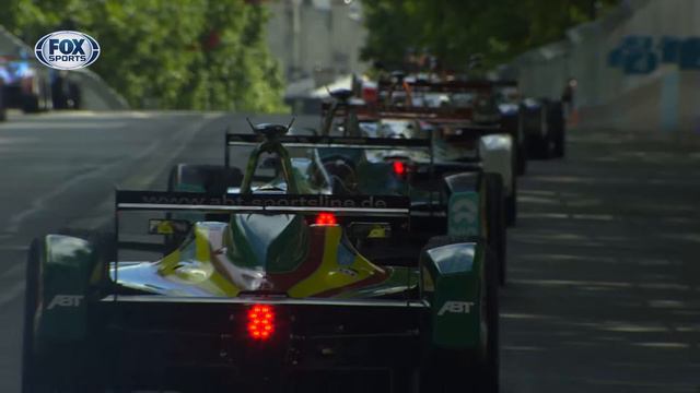 Paris Race Highlights смотреть онлайн
