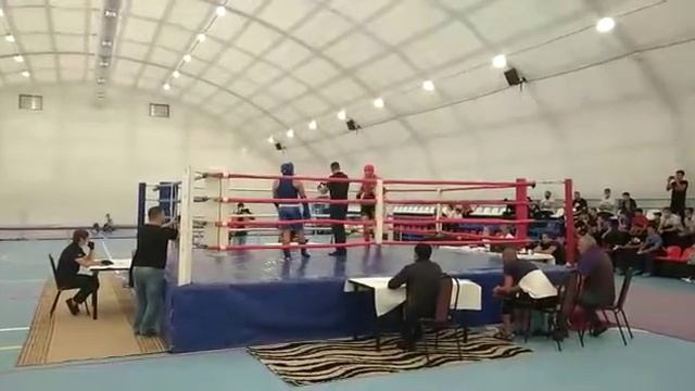 ЧЕМПИЯНАТ ПО ТАЙСКИЙ БОКС ГОРАД СОЧИ ВЕС 93КГ смотреть онлайн
