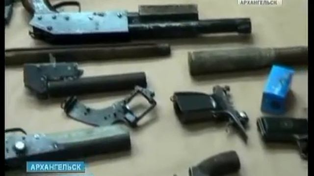 Архангельске полицейские обнаружили целый оружейный склад. смотреть онлайн