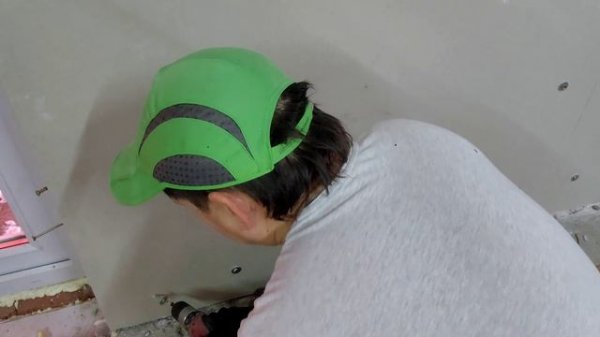 Леплю гипсокартон на Клей-Пену. Штукатурить не надо. Без грязи и пыли отделка в газобетонном доме