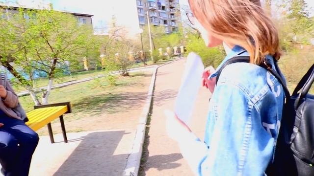 ПРОДАЮ РИСУНКИ НА УЛИЦЕ | КАК ЗАРАБОТАТЬ ШКОЛЬНИКУ смотреть онлайн