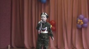 Дети поют военные песни
