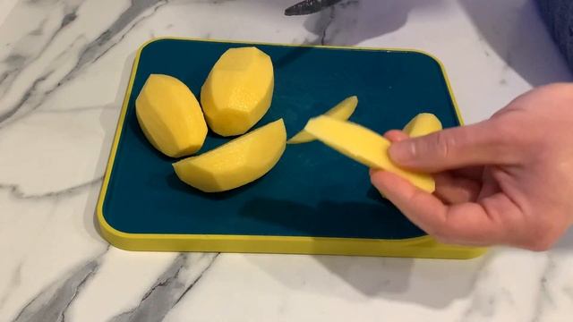 Свиной антрекот с картошкой в духовке. На ужин или обед. Простой рецепт! смотреть онлайн