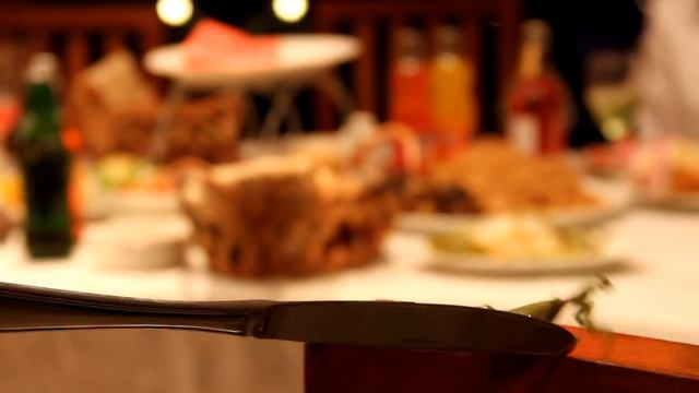 Кузнечик пляшет под армянскую танцевальную музыку смотреть онлайн