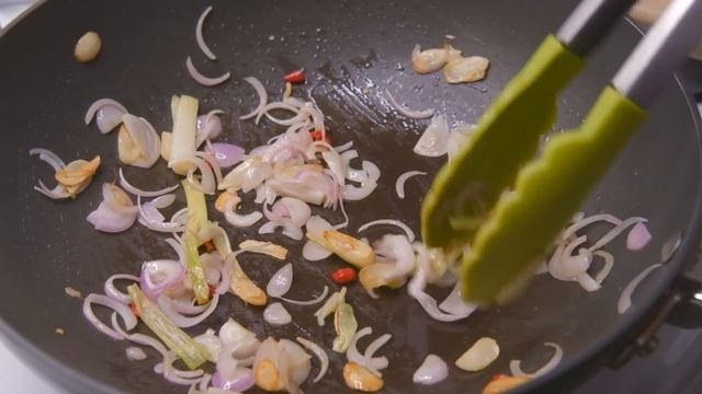 30 minute Spicy Stir Fry Udon Noodles | Udon Noodle Recipe | Stir Fried Udon recipe | 정말 맛있음 볶음우동 смотреть онлайн