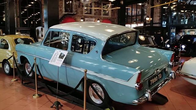 1966 Ford Anglia - The Flying Car from "Harry Potter and the Chamber Secrets" movie смотреть онлайн