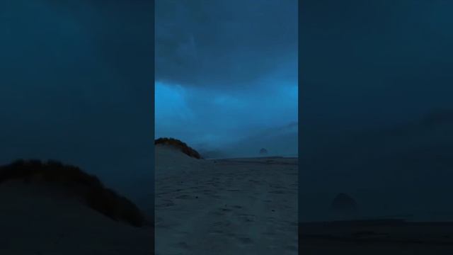 QiwiQ - Hover #synthwave смотреть онлайн