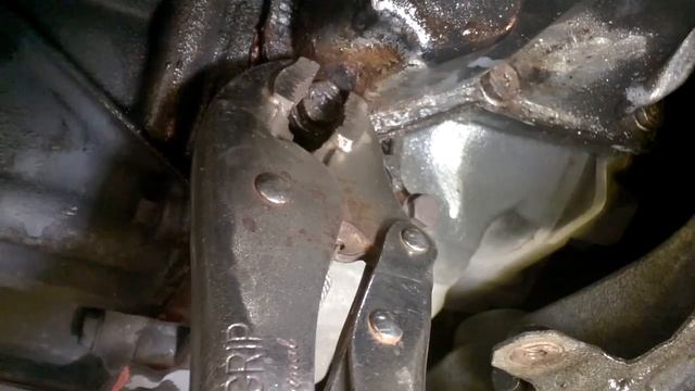 Volvo S60 XC70 Transmission Solenoid removal (RAW video) 2001-2009 смотреть онлайн
