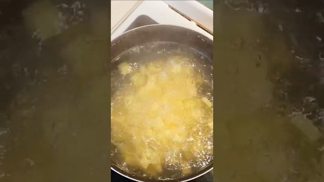 ЩИ С КИЛЬКОЙ В ТОМАТНОМ СОУСЕ смотреть онлайн