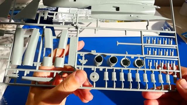 F-15E Strike Eagle Academy 1/72 QUICK REVIEW and UNBOXING смотреть онлайн