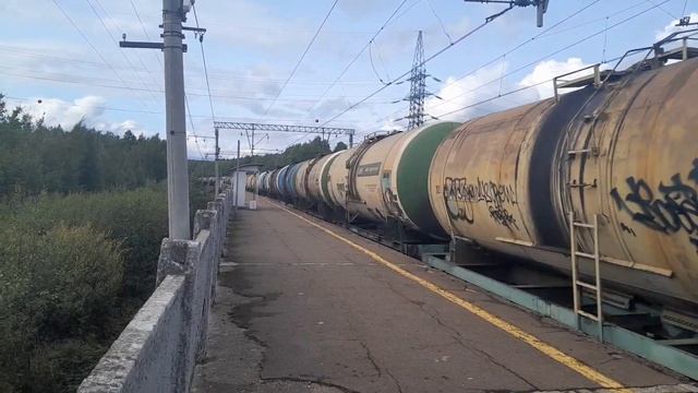 Электровоз ВЛ10У-855 с грузовым поездом смотреть онлайн