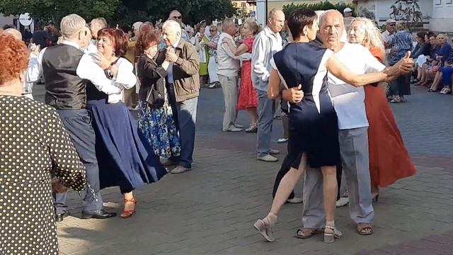 Я В Тебя Давно Влюблён! Как Прекрасен Этот Сон! смотреть онлайн