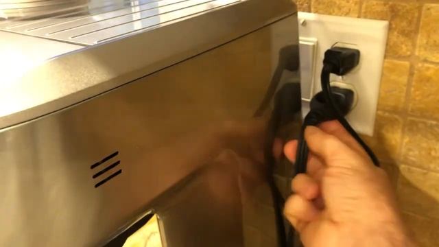 Breville Oracle Touch issues (arc-ing noise) смотреть онлайн