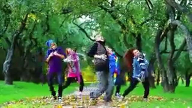 Яркий танец под прикольную песню! смотреть онлайн