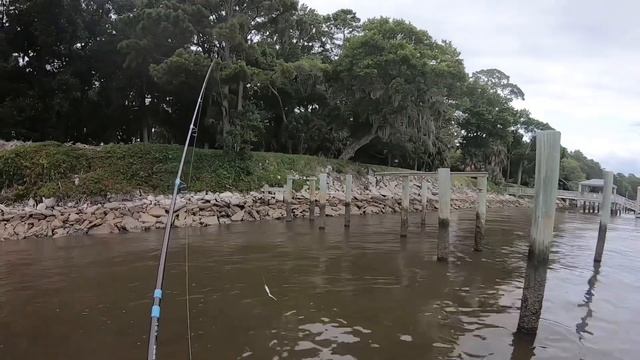 How To Target Flounder Around Rock Piles/Docks Using Fishbites Fight Club’s Dirty Boxer смотреть онлайн