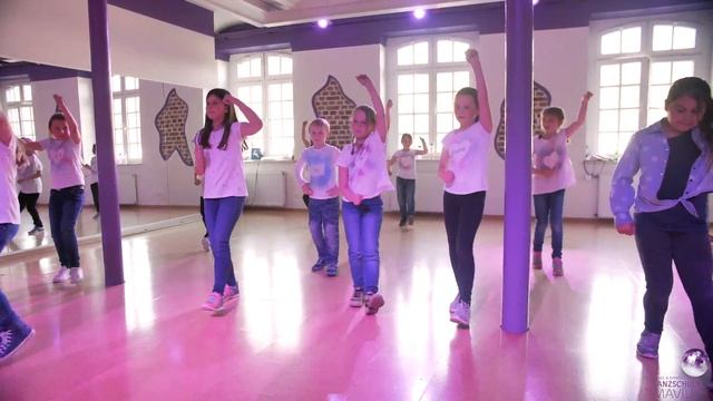 Kindertanzen – Kinder-Tanzkurse in der Tanzschule Mavius смотреть онлайн