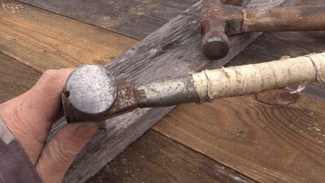 Аккумуляторная дисковая пила Makita и молоток плотника Truper. смотреть онлайн