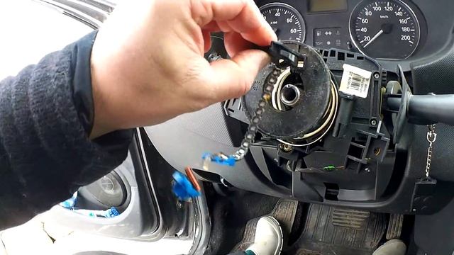 Рено Сандеро проблема подушки безопасности и сигнала. смотреть онлайн