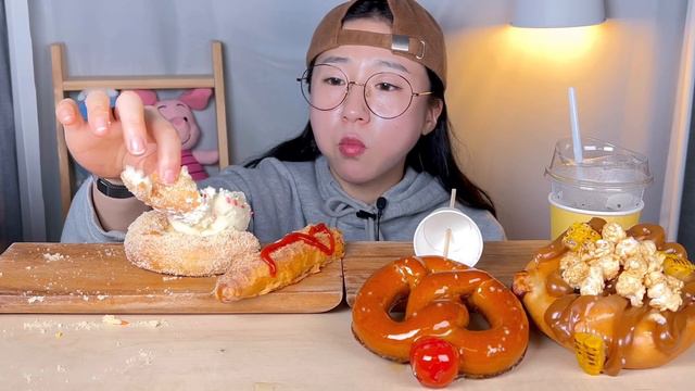 프레첼 탕후루🥨 과연 탕후루는 어디까지… 프레첼 디저트 먹방 Dessert Mukbang смотреть онлайн