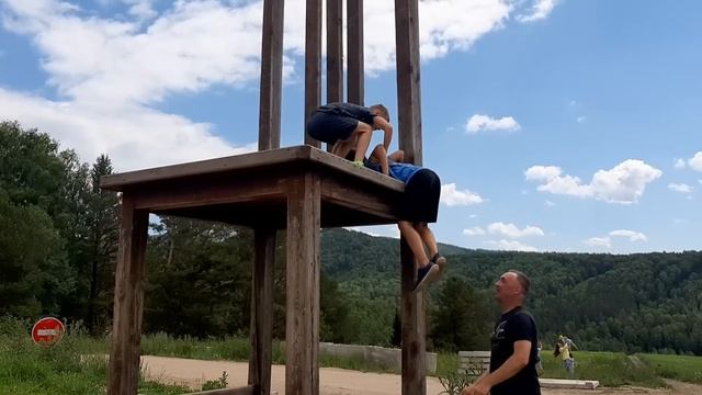 Наработались! Бросили наш домик в деревне и уехали покорять Белокуриху. смотреть онлайн