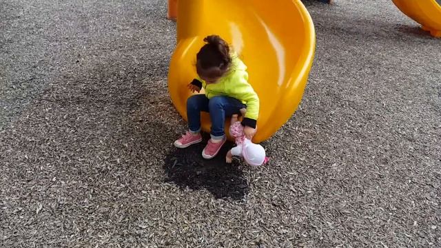 Walking Baby Doll at Playground / смотреть онлайн