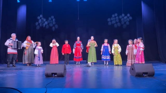 Как у бабушки козёл. Русская народная песня. Исполняет ансамбль «Былица» смотреть онлайн
