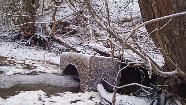 Бежит река, в тумане тает... смотреть онлайн