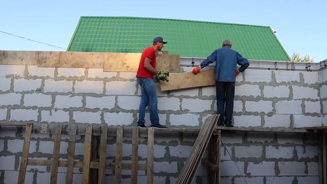 Монолитная перемычка 2.7 метра над воротами и заливка армопояса смотреть онлайн