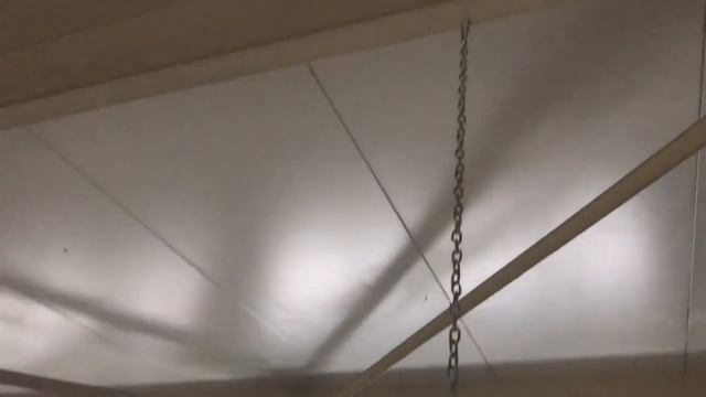 Вид крепления потолочных инфракрасных обогревателей с водяным теплоносителем. смотреть онлайн