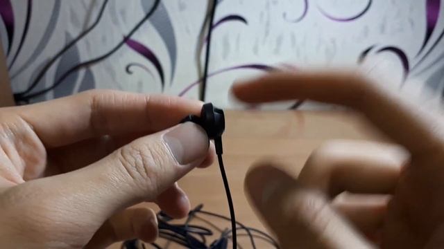 Распаковка наушников Philips Bass + In ear смотреть онлайн