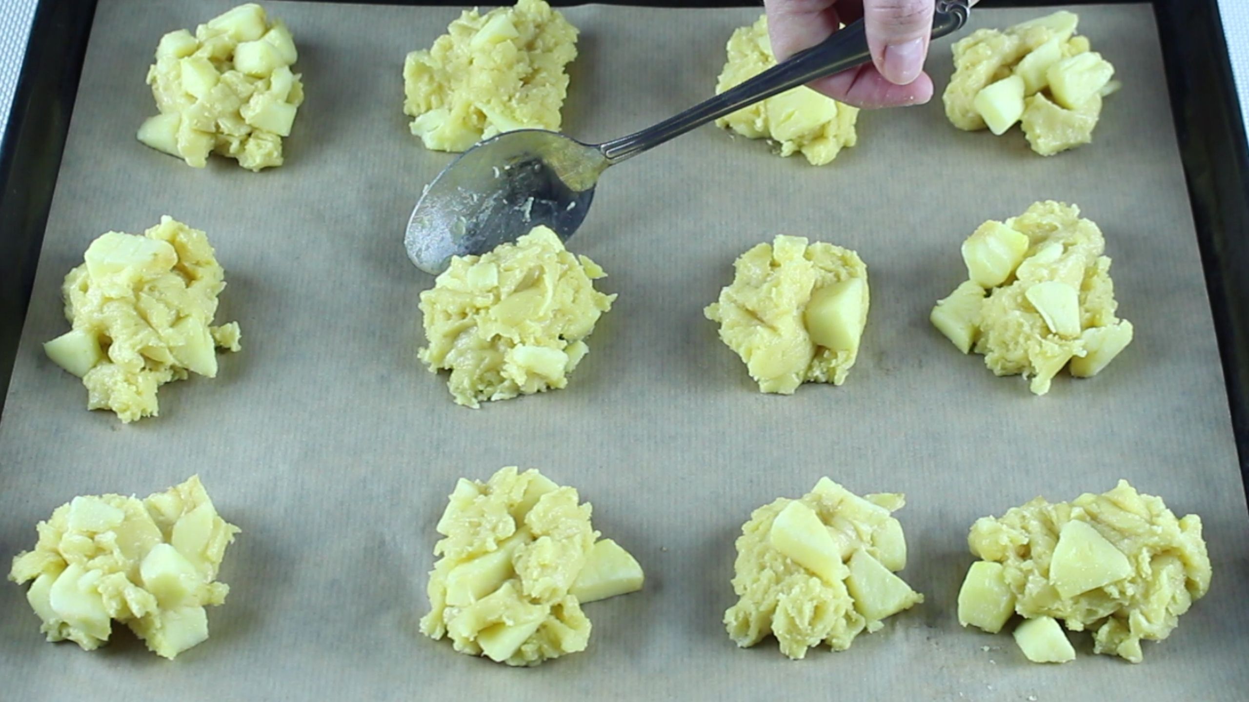 Если у Вас есть 1 ЯЙЦО и 1 ЯБЛОКО, приготовьте ПЕЧЕНЬЕ за 5 минут! Песочное ПЕЧЕНЬЕ с яблоком смотреть онлайн