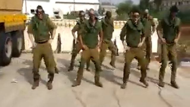 Солдаты отжигают смотреть онлайн