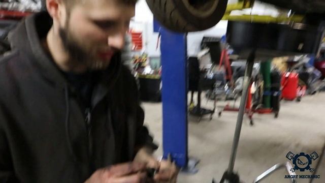 How to Change Your Oil Quick and Easy смотреть онлайн