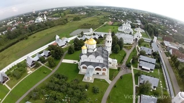 Колокольные звоны в Покровском монастыре Суздаля смотреть онлайн