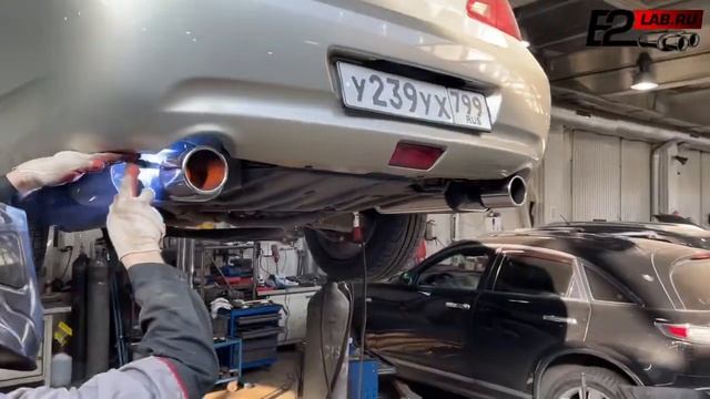Замена тюнинг глушителей на Infiniti M25. Установка насадок на глушитель. смотреть онлайн