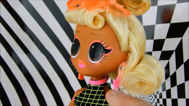 L.O.L. Surprise! O.M.G. Lights Speedster doll Unboxing and Review! смотреть онлайн