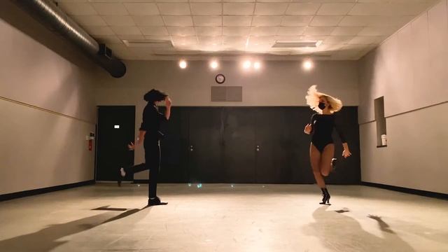 "El Tango De Roxanne" - Dara & Santiago смотреть онлайн