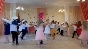 Танец "Доброта на ладошке" (старшая группа)