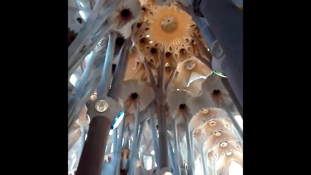 Храм Гауди в Барселоне смотреть онлайн