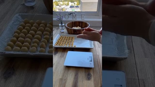 Сладкие орешки со сгущенкой