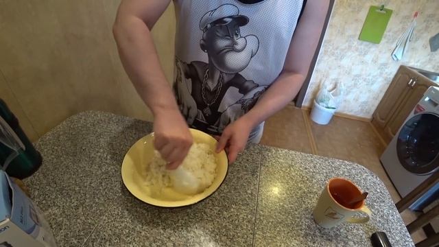 Пока готовили РОЛЛЫ съели половину) Еле ЗАСТАВИЛА Вована приготовить суши дома, рецепт и СЕКРЕТЫ смотреть онлайн