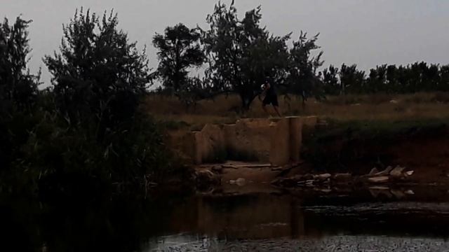 УДАР ЧЕРЕЗ РЕКУ ! ( ОЗЕРО ) смотреть онлайн