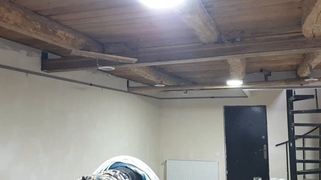 Начали делать натяжной потолок Проблема! Низкий потолок! смотреть онлайн