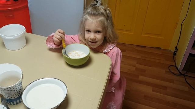 Шоколадное масло из СВЕТОФОРА. Делаем хот-доги и другое смотреть онлайн