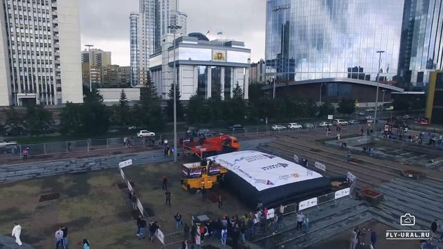 Рекорд России. Падение человека с высоты 45 м. г. Екатеринбург, 2017 смотреть онлайн