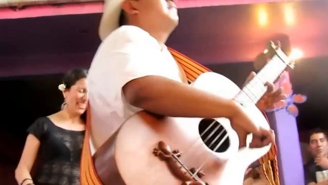 PatricioHidalgo y El Afrojarocho-Tarima, Tumba y Cajón смотреть онлайн