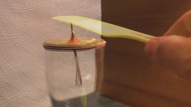 Опыт с электроскопом и зарядом смотреть онлайн